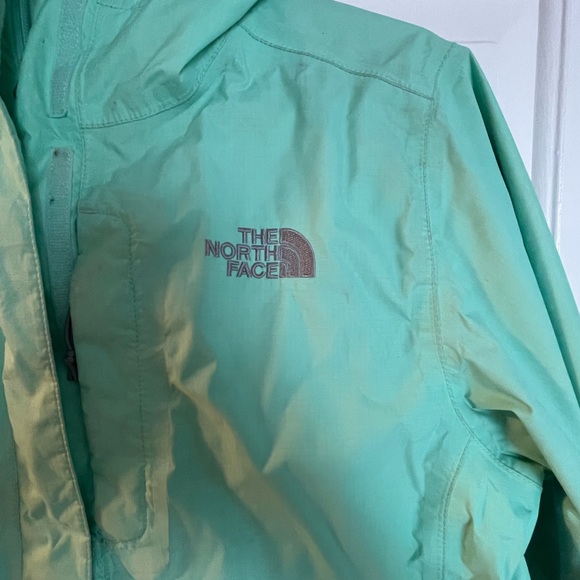 North face Women’s Rain Jacket - Picture 2 of 4